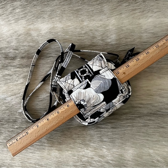 VERA BRADLEY Camilla 2012 Little Hip Bag Belt Convertable Black White Floral - Picture 4 of 14